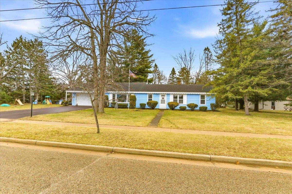 Property Photo:  217 E Brevoort Street  WI 53910 