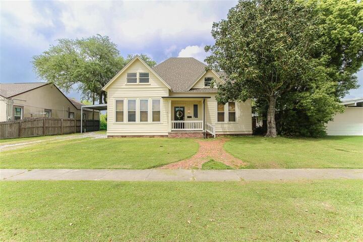 Property Photo:  643 7th Street  LA 70601 