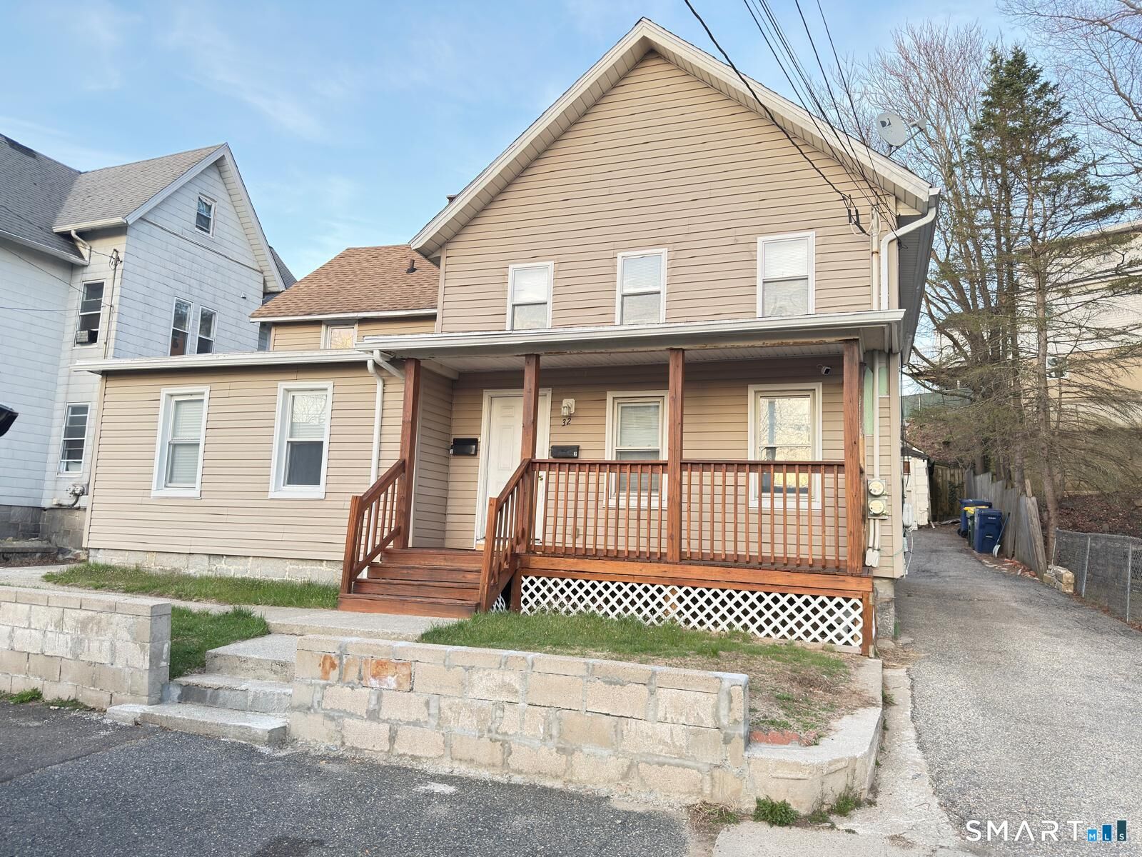 Property Photo:  32 Winter Street  CT 06401 