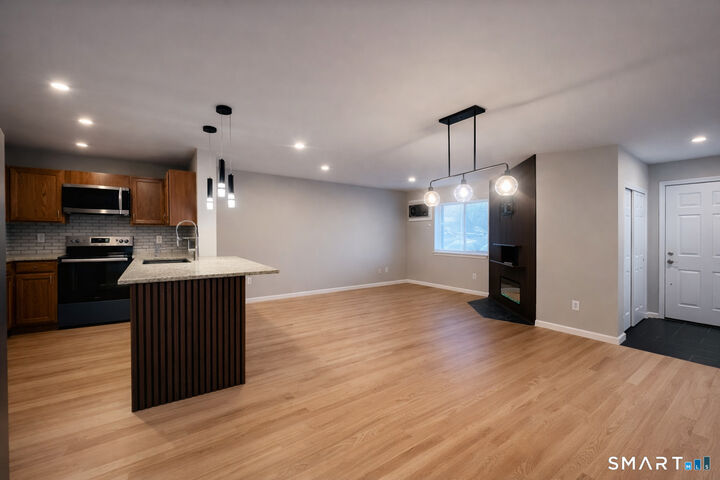 Property Photo:  103 Willow Springs 103  CT 06776 