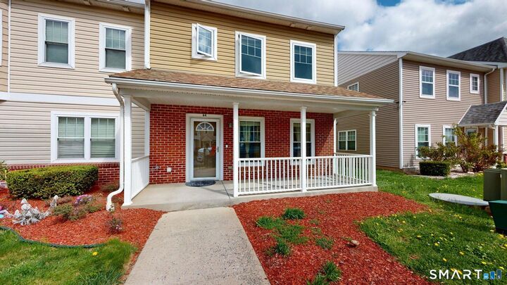 Property Photo:  64 Osten Boulevard 64  CT 06106 