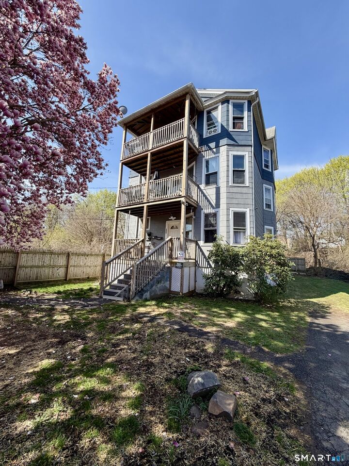 Property Photo:  282 High Street  CT 06051 