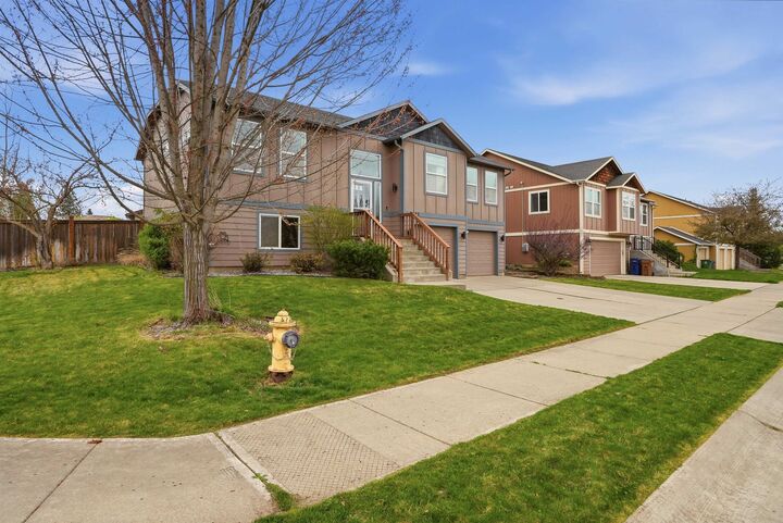 Property Photo:  7822 N Ash Ln  WA 99208 