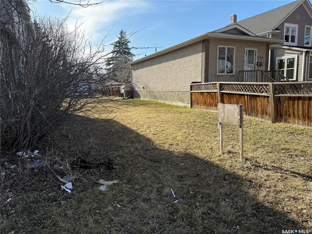 Property Photo:  1130 Athol Street  SK S4T 3B9 
