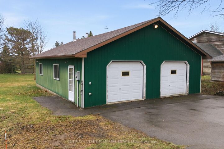 Property Photo: 425 Bloomfield Main Street ON K0K 1G0