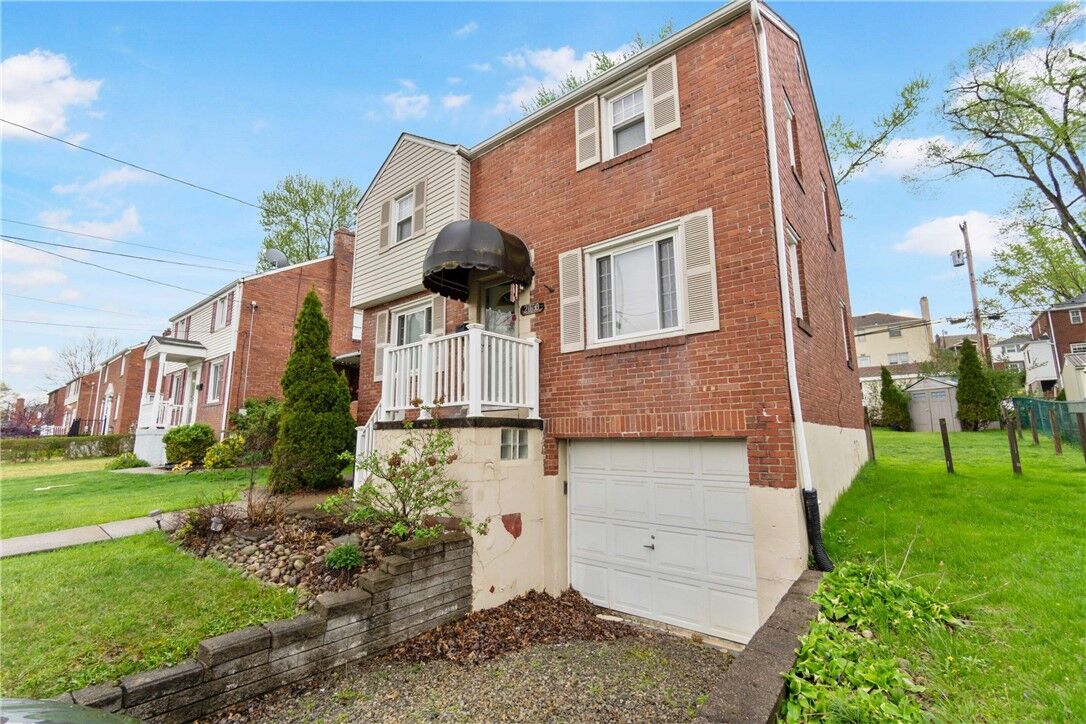 Property Photo:  2050 Elmbrook Ln  PA 15243 