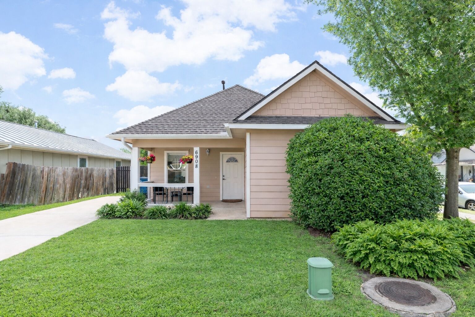 Property Photo:  6908 Villita Cove  TX 78741 