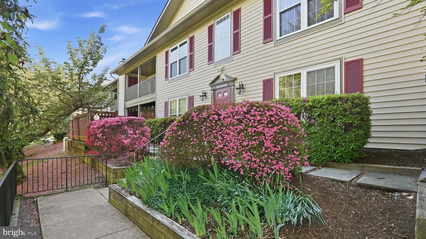 Property Photo:  12333 Wadsworth Way  VA 22192 