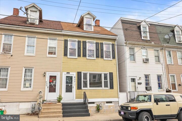 Property Photo:  637 W College Avenue  PA 17401 