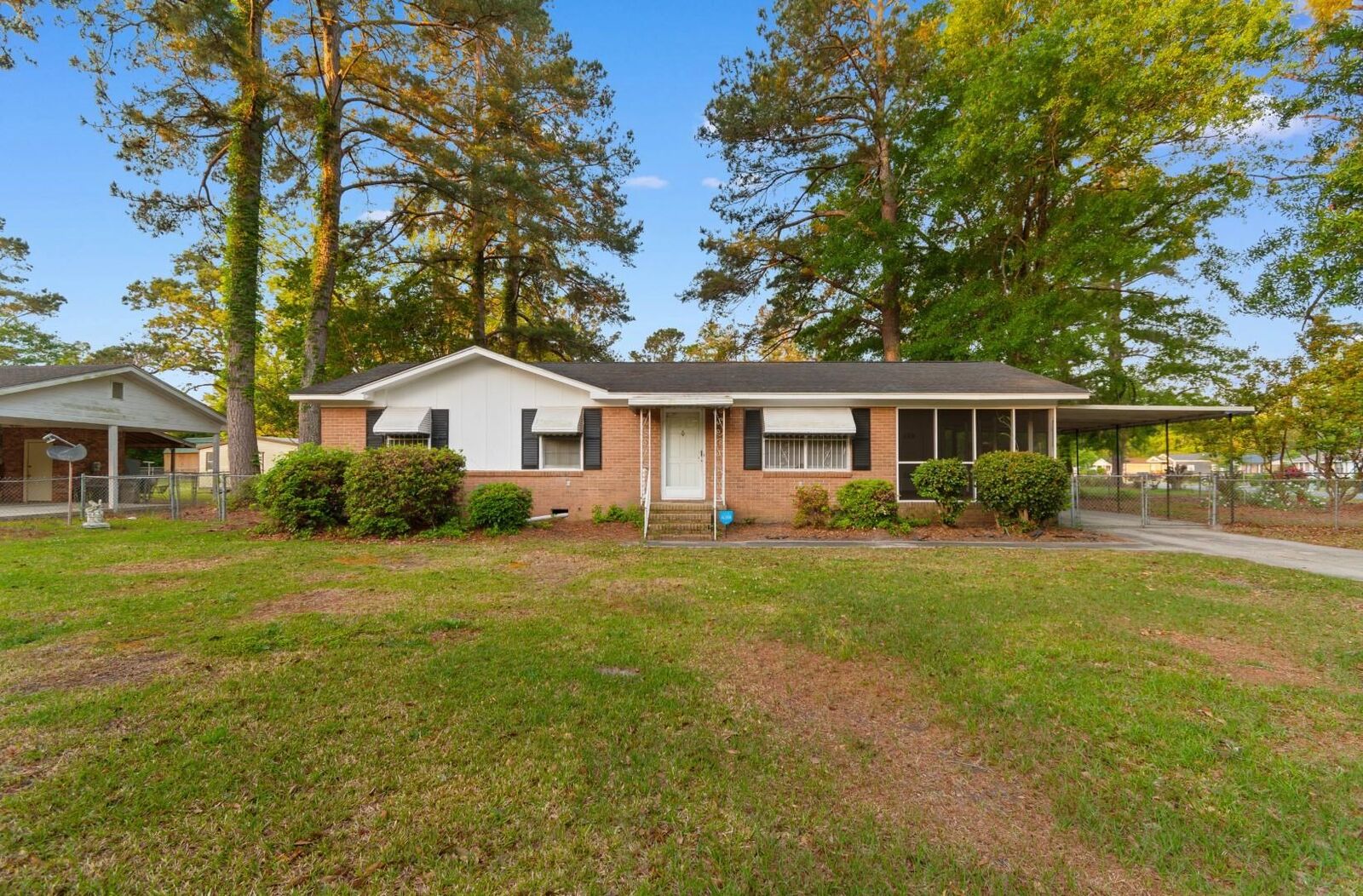 Property Photo:  707 Rosemarie Ln  SC 29574 