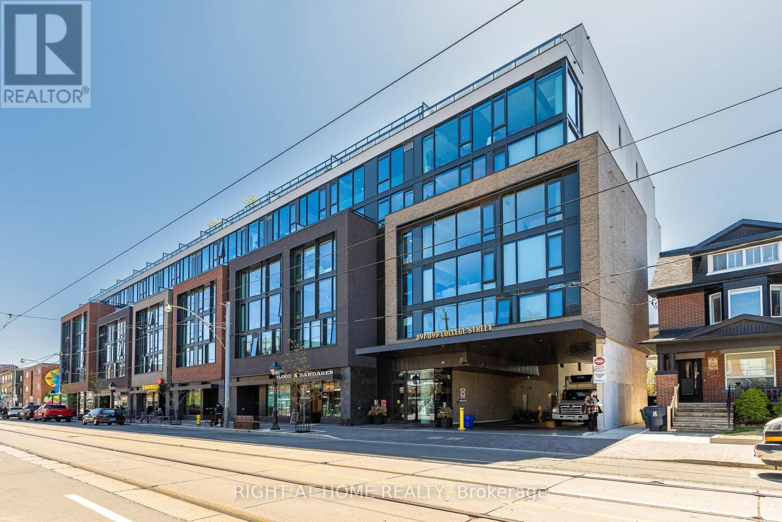 Property Photo:  897 College Street West 518  ON M6H 2C2 
