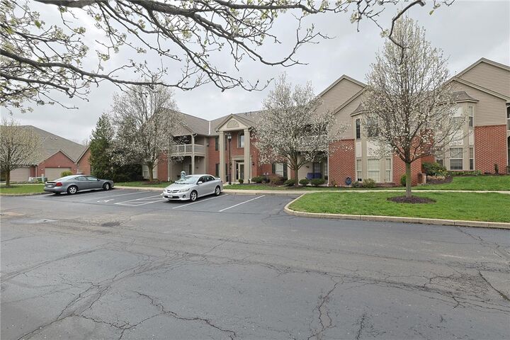 Property Photo:  8021 Pinnacle Point Drive 104  OH 45069 