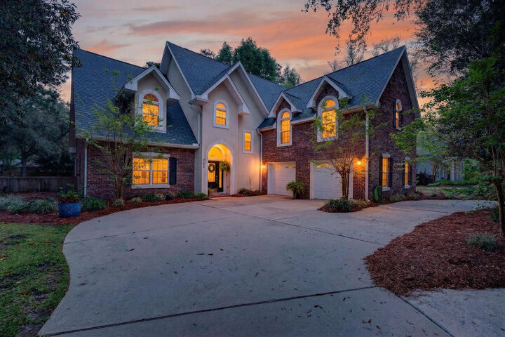 Property Photo:  1004 Crooked Creek Cove  FL 32578 