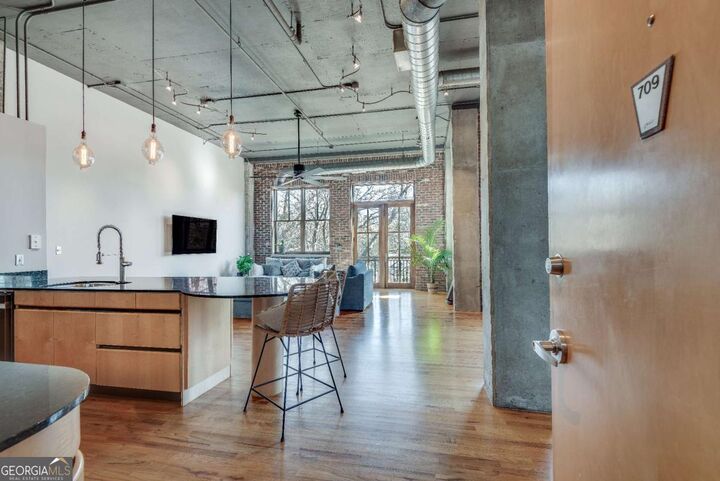 Property Photo:  3235 Roswell Road 709  GA 30305 