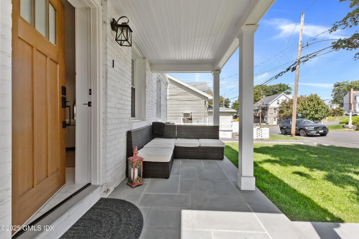 Property Photo:  62 Byram Terrace Drive 1  CT 06831 