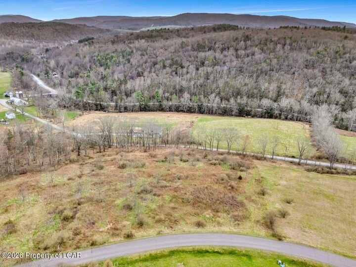 Property Photo:  19 Walnut Ridge Drive  PA 18629 