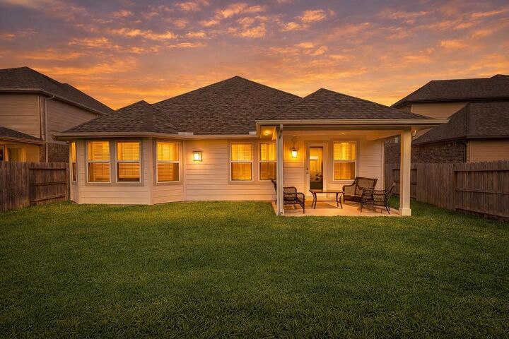 Property Photo:  1917 Canyon Live Oak Street  TX 77304 