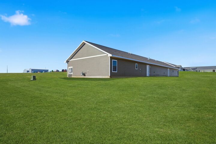 Property Photo:  1303 Max Drive  IA 52057 