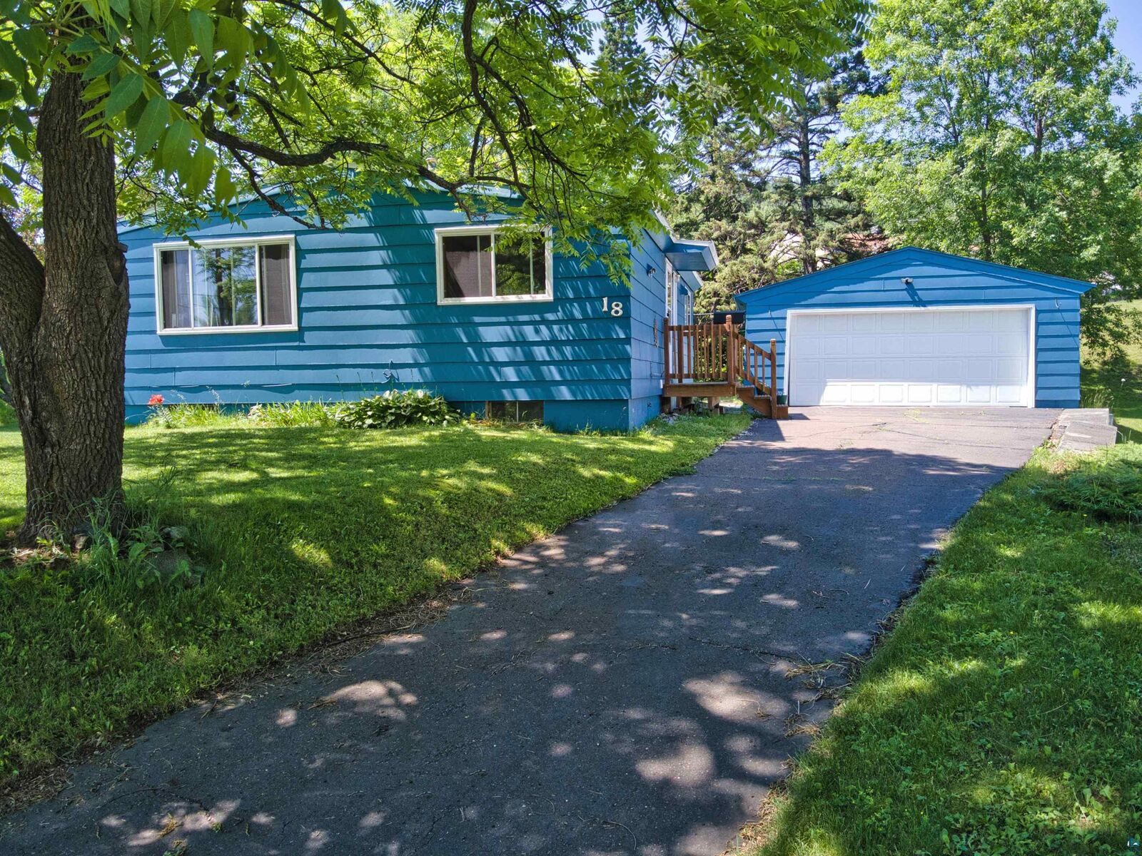 Property Photo:  18 Banks Blvd  MN 55614 