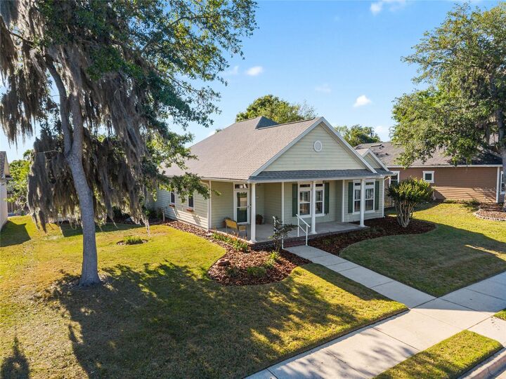 Property Photo:  16624 NW 165th Terrace  FL 32615 