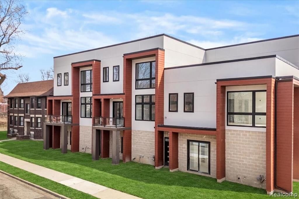 Property Photo:  177 Gladstone 3  MI 48202 