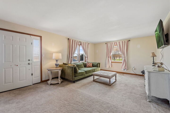 Property Photo: 9458 N State Route 45/52 IL 60950