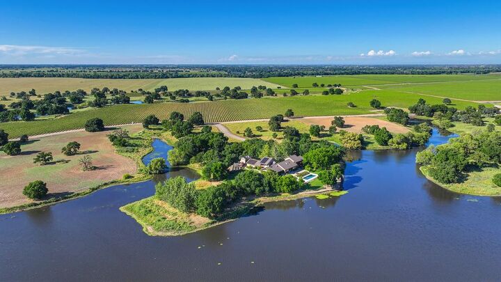 Property Photo:  1850 W Twisted Vine Way  CA 95220 