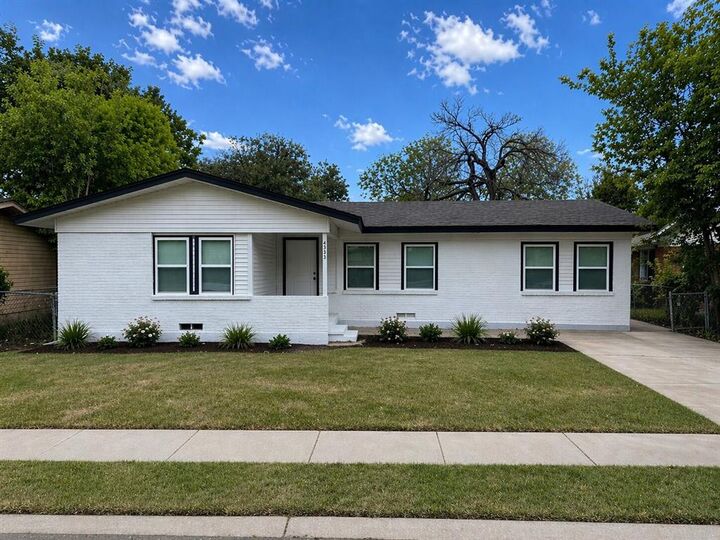 Property Photo:  4323 Vanette Lane  TX 75216 