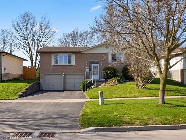Property Photo: 70 Bechtel Drive ON N2P 1S8