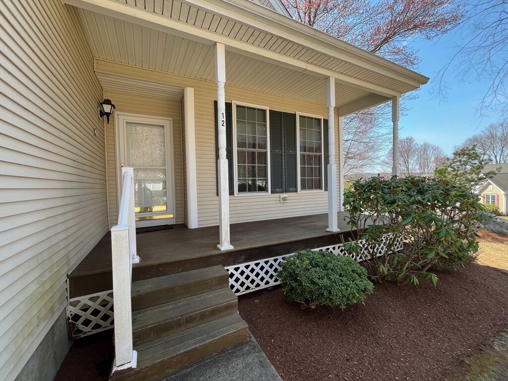Property Photo:  12 Summerfield Dr 12  MA 01560 