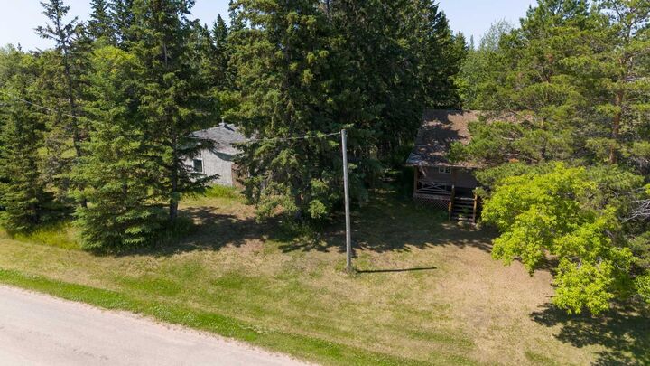 Property Photo: 4907-4911 51 Street AB T0B 4G0