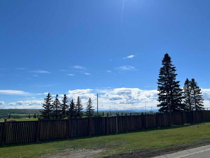 Property Photo: 3622 85 Street SW 12 AB T3H 3V7