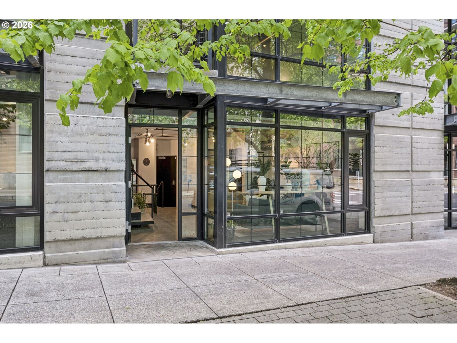 Property Photo:  1030 NW 12th Ave Th2  OR 97209 