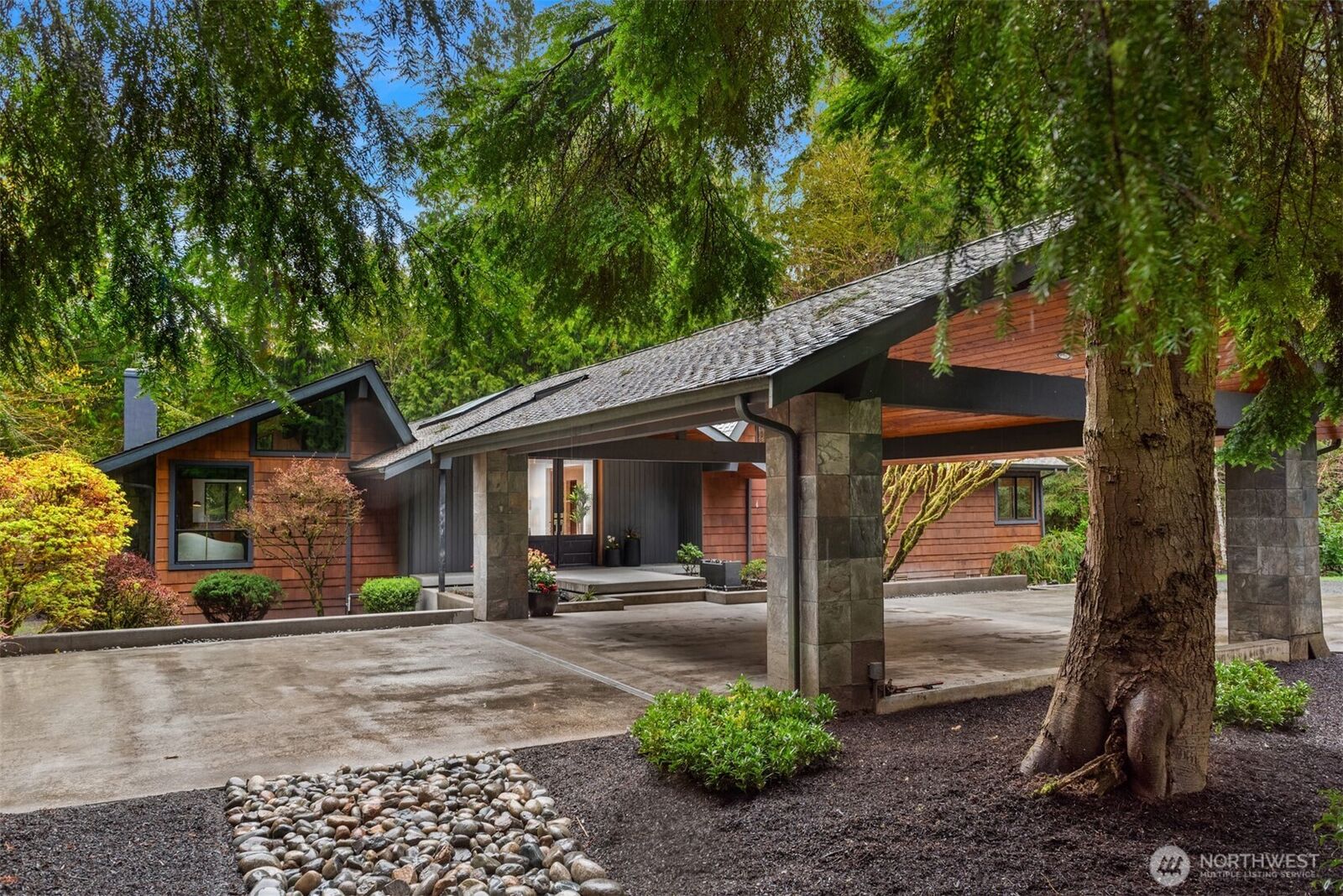 Property Photo:  22601  95th Avenue SE  WA 98077 