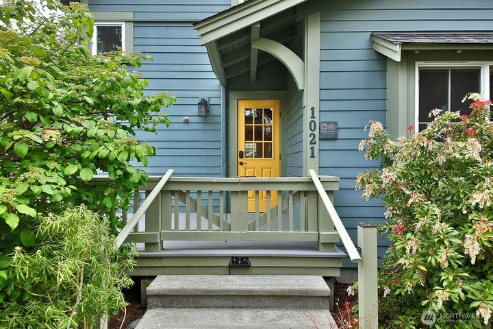 Property Photo:  1021  High View Street  WA 98260 