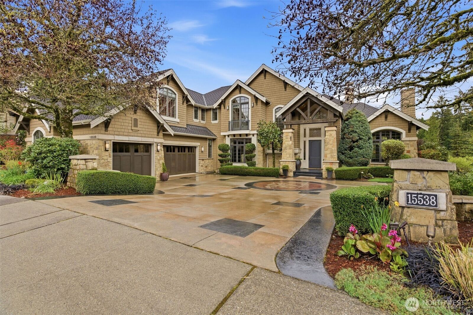 Property Photo:  15538 SE 79th Place  WA 98059 