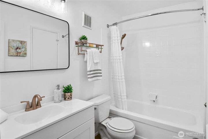 Property Photo:  6352  137th Place NE 259  WA 98052 