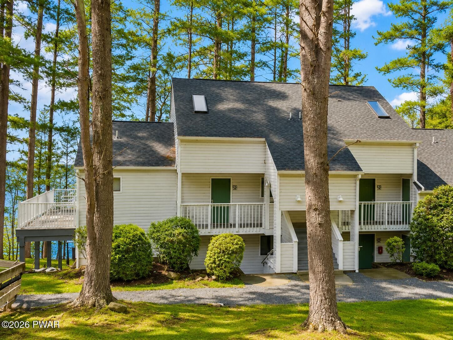 Property Photo:  601 Waterview Lane Unit 33  PA 18426 