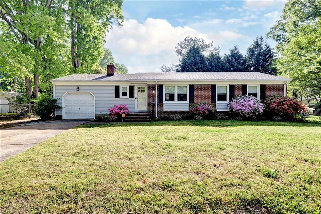 Property Photo:  614 Martire Cir  VA 23601 