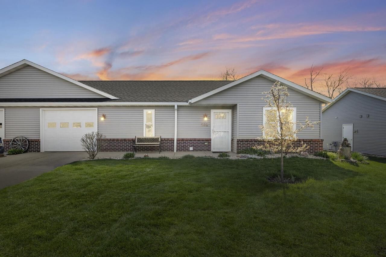Property Photo: 532 Plum Tree Drive WI 53536