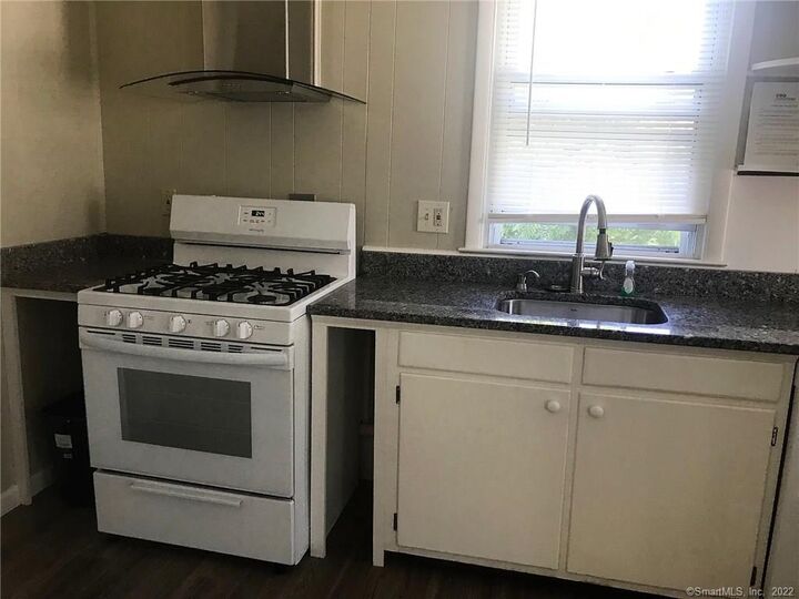 Property Photo:  201 Myrtle Street 2  CT 06484 
