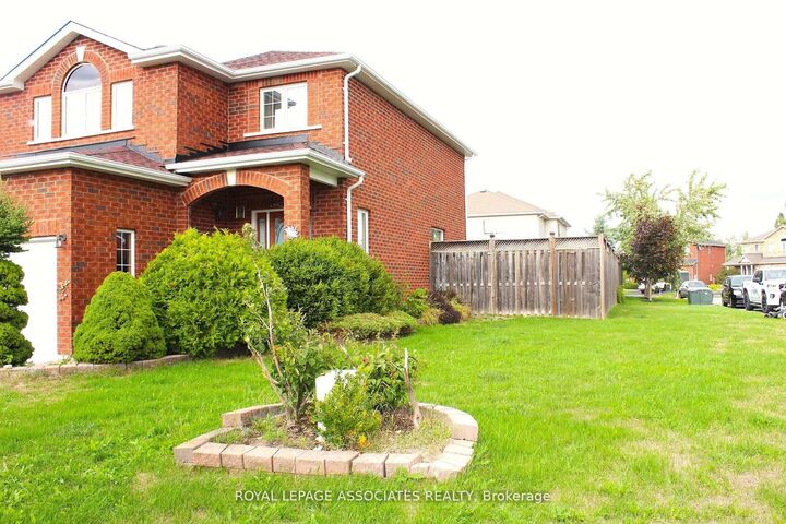 Property Photo: 90 Sweetnam Drive ON K9V 4R2