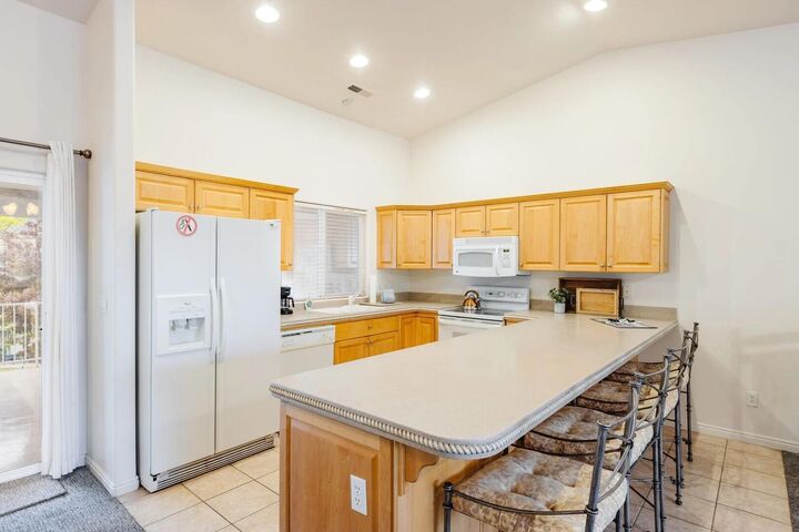 Property Photo:  1845 W Canyon View Dr 1017  UT 84770 
