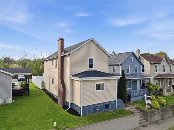 Property Photo:  434 Lloyd Avenue  PA 15650 