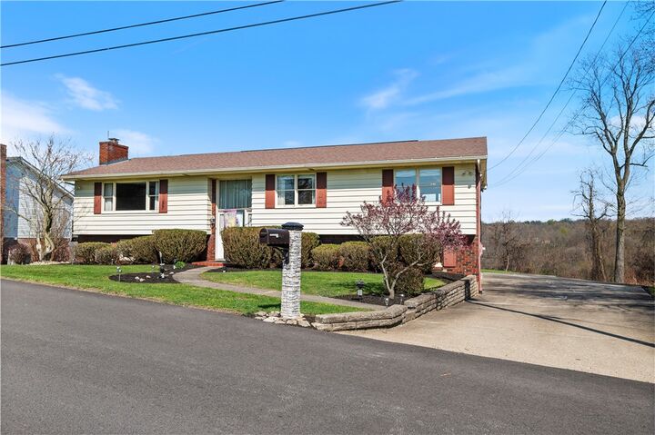 Property Photo:  1241 Highland Rd  PA 15063 