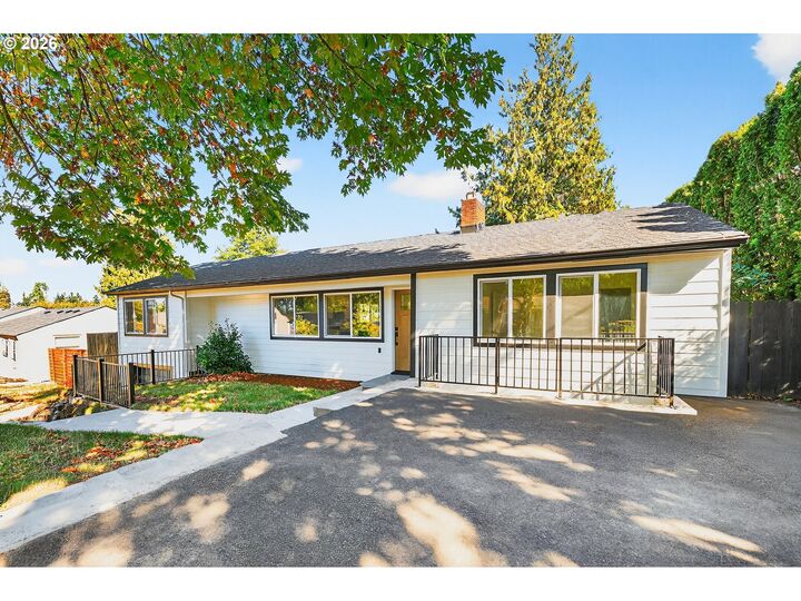 Property Photo:  142 NE 128th Ave  OR 97230 