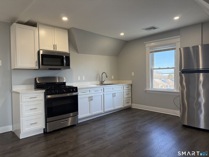 Property Photo:  7 Burritt Avenue  CT 06615 