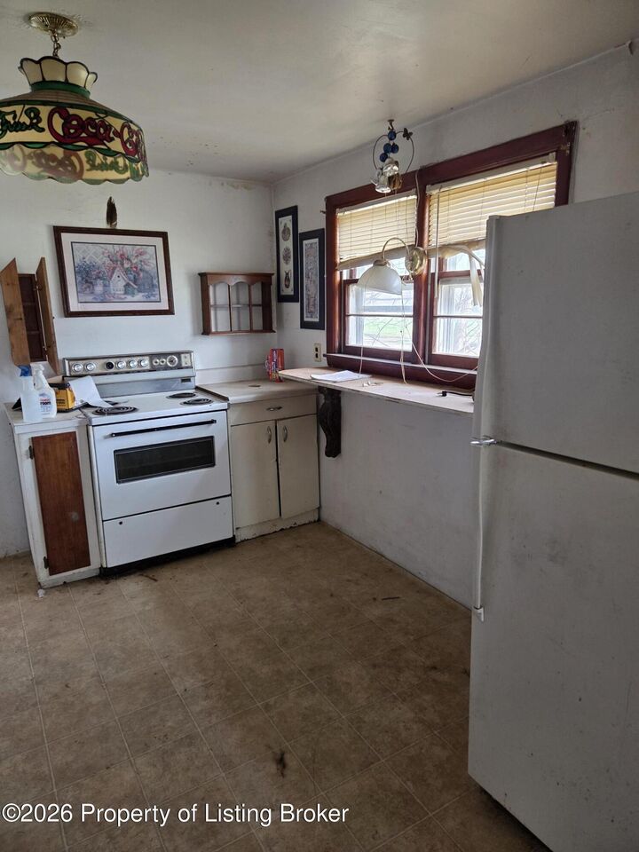 Property Photo:  303 Main Street  ND 58520 