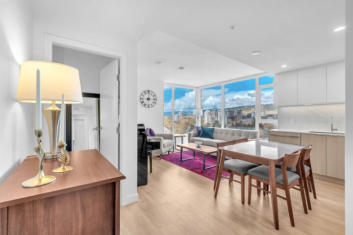 Property Photo: 308 Alderson Avenue 1604 BC V3K 0J2
