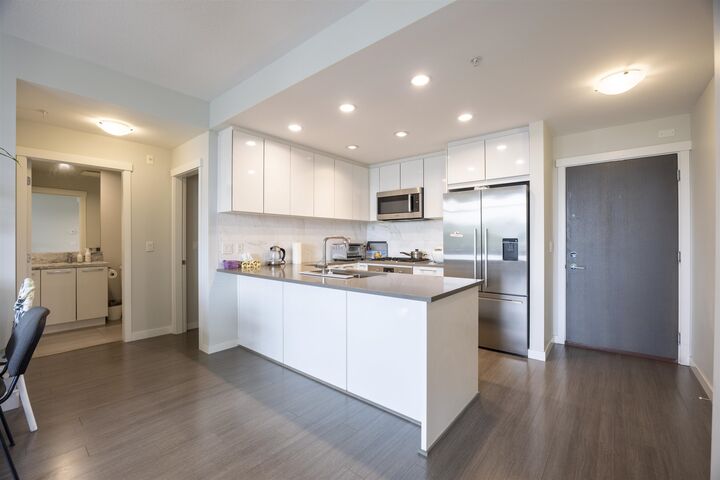 Property Photo: 3263 Pierview Crescent 406 BC V5S 0C3